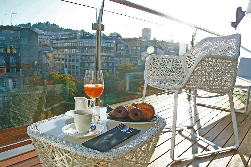 Gran Hotel Nagari Boutique & Spa Виго Экстерьер фото A typical balcony in Vienna