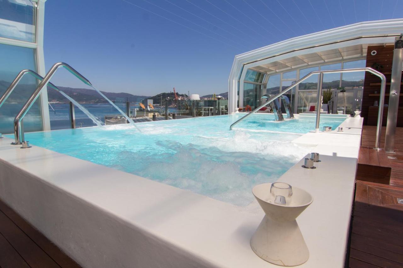 Gran Hotel Nagari Boutique & Spa Виго Экстерьер фото The rooftop pool