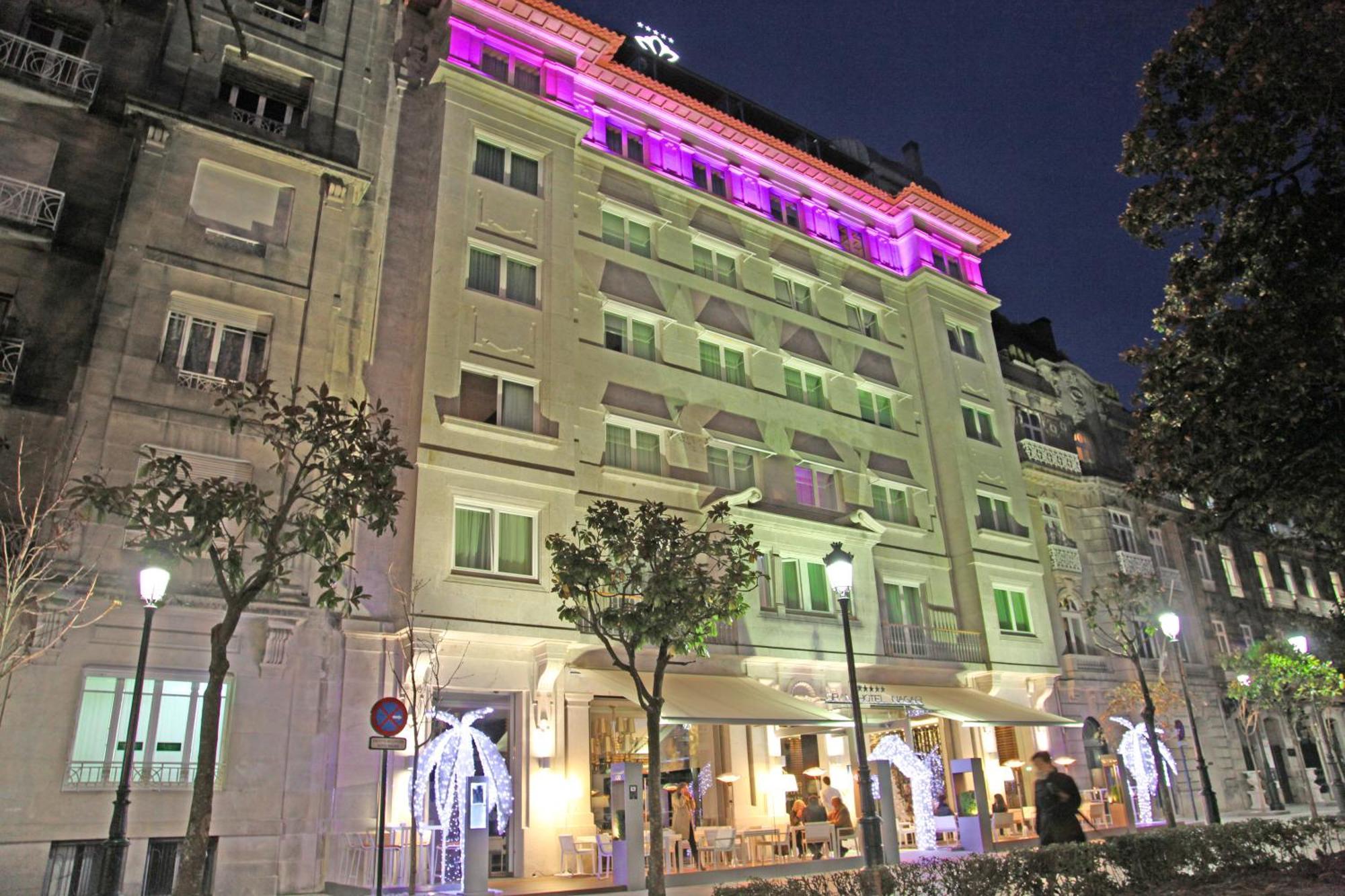 Gran Hotel Nagari Boutique & Spa Виго Экстерьер фото The hotel at night