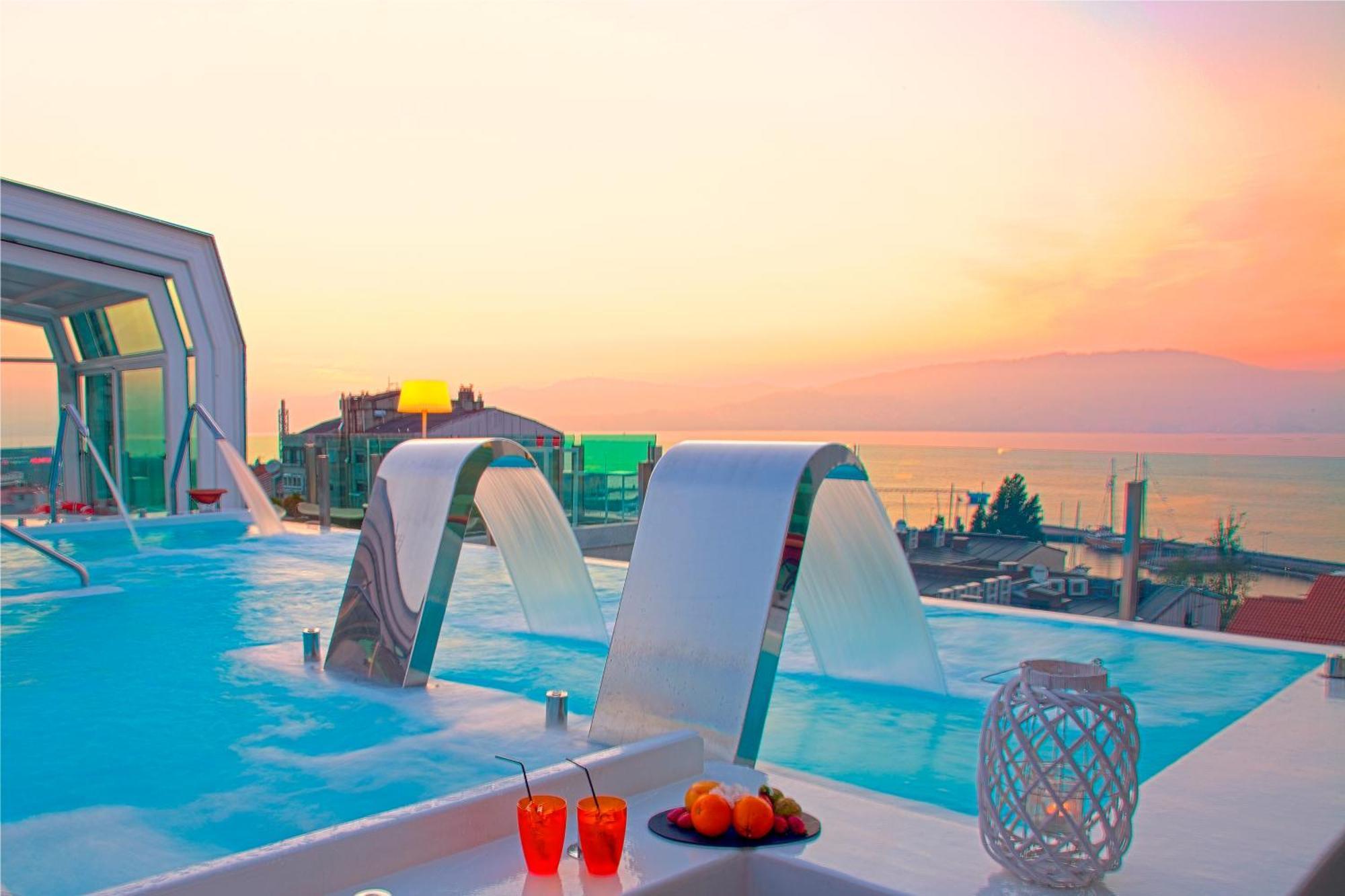 Gran Hotel Nagari Boutique & Spa Виго Экстерьер фото The pool at the hotel