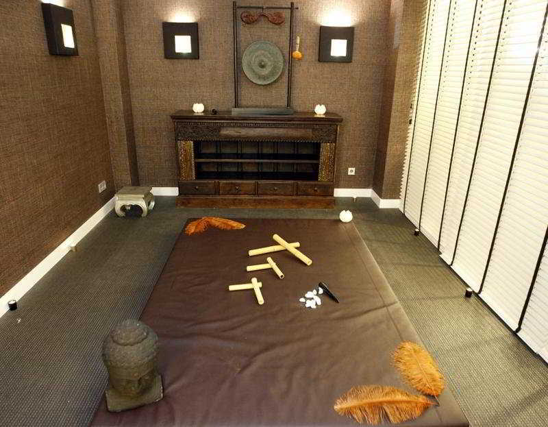 Gran Hotel Nagari Boutique & Spa Виго Экстерьер фото A room for the practice of shiatsu