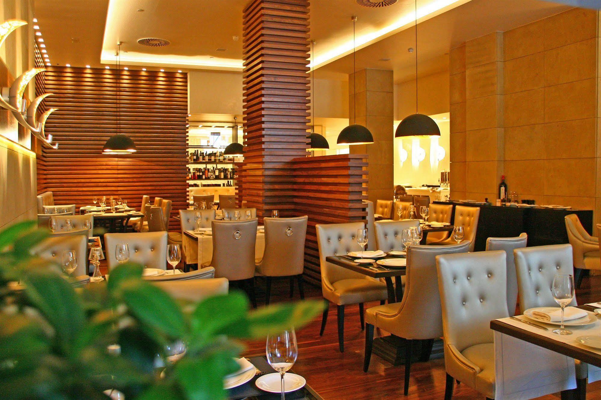 Gran Hotel Nagari Boutique & Spa Виго Ресторан фото Restaurant in the hotel
